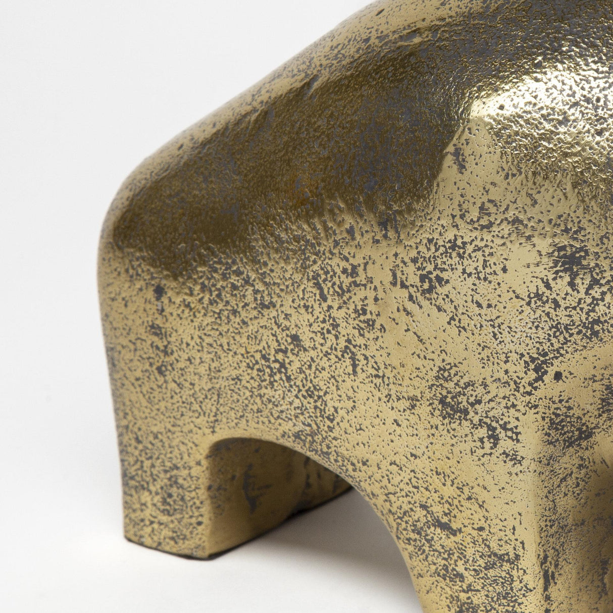 Mercana Tauro I 9L x 4W Gold Cast Aluminum Raging Bull