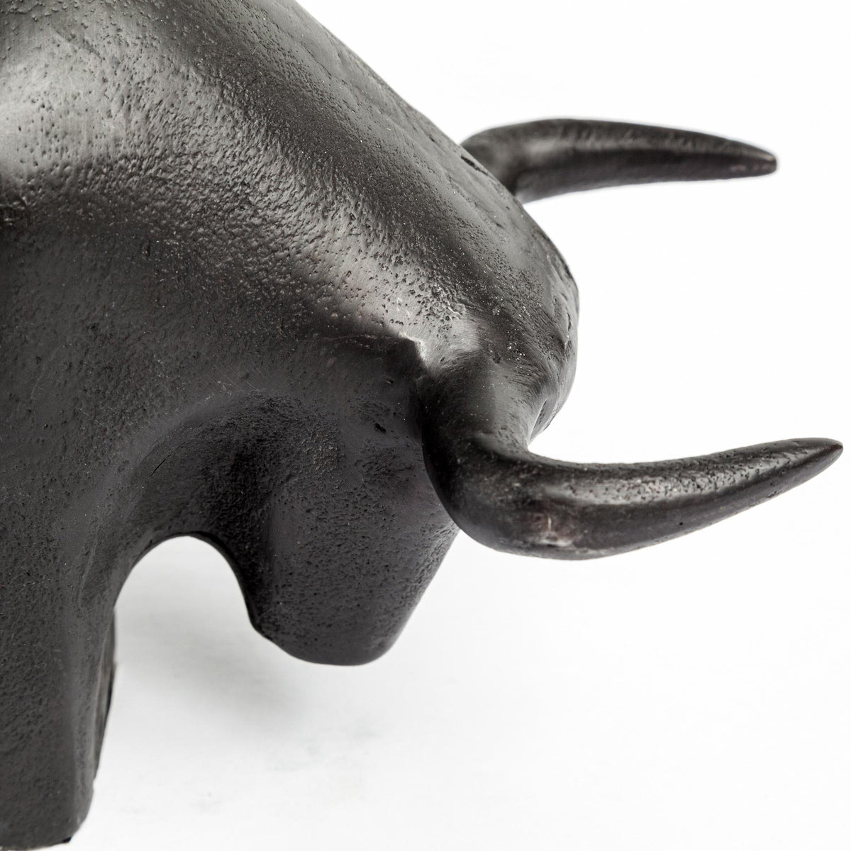 Mercana Tauro II 9L x 4W Black Cast Aluminum Raging Bull