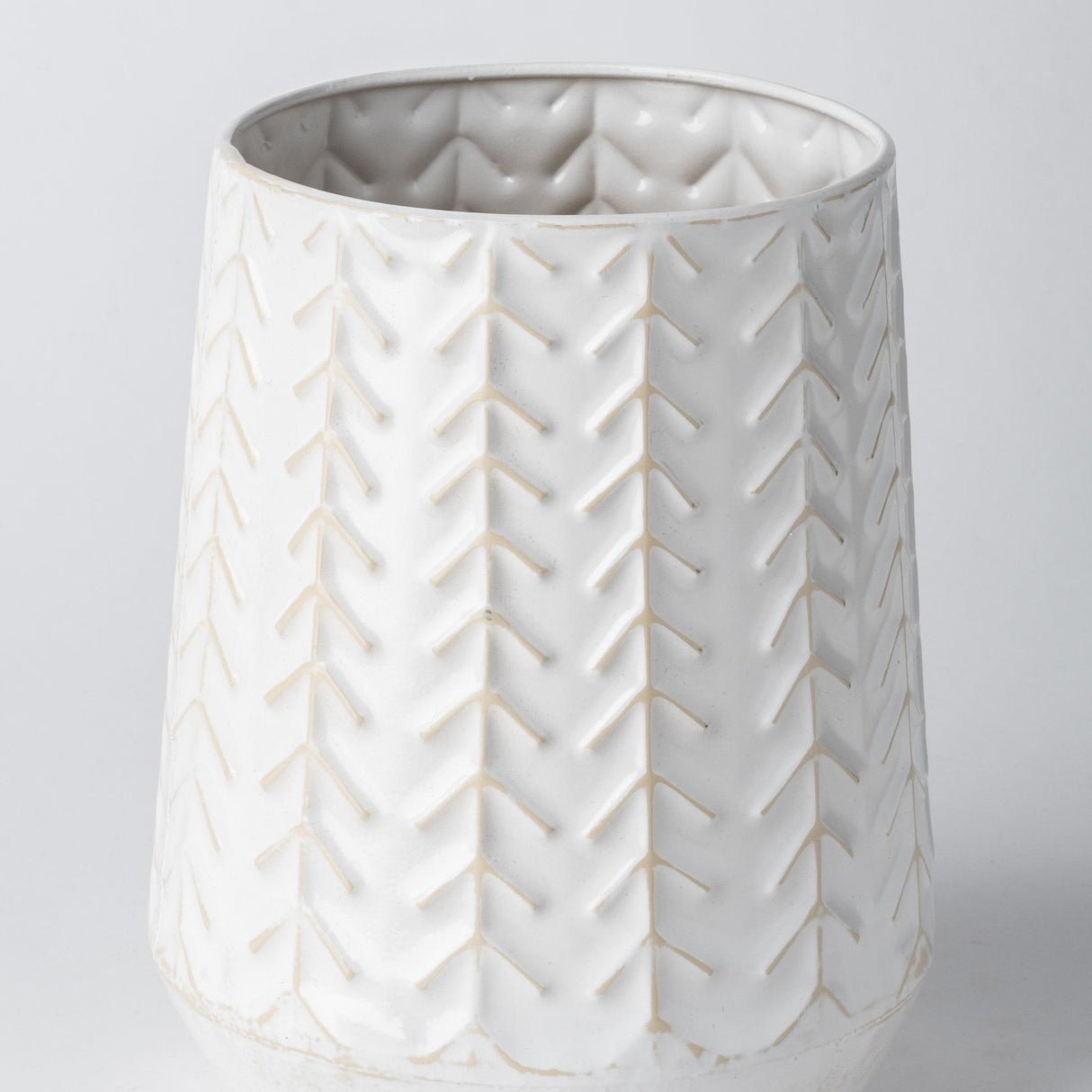 Mercana Gemma II Metal Glossy White Chevron Vase