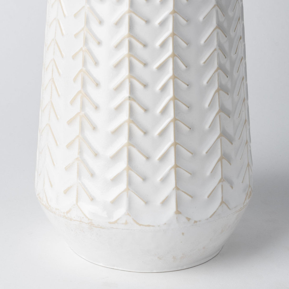 Mercana Gemma II Metal Glossy White Chevron Vase