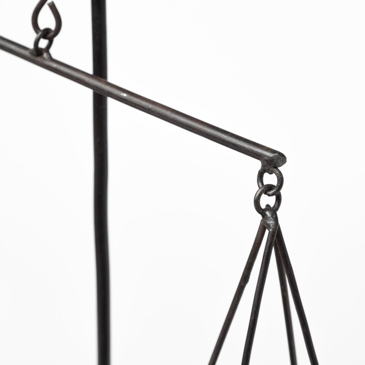Mercana Ellis 10L x 4W Black Metal Vintage Inspired Weighing Scale