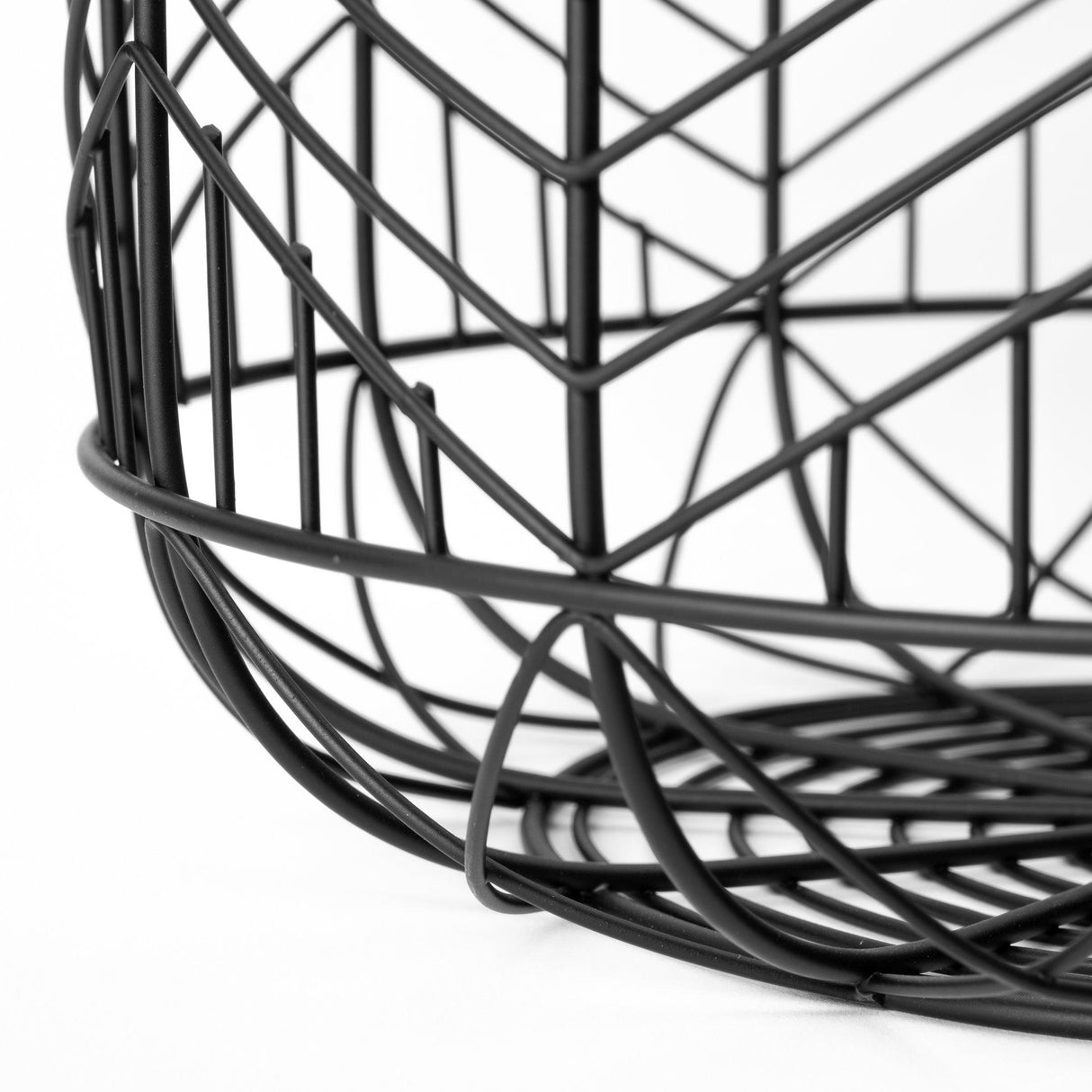 Mercana Idris Set of 2 Black Metal Geometric Mesh Bowls
