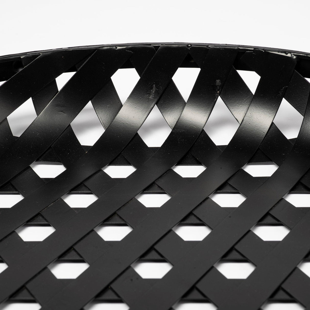 Mercana Lito (Set of 2) Black Woven Metal Round Serving Trays