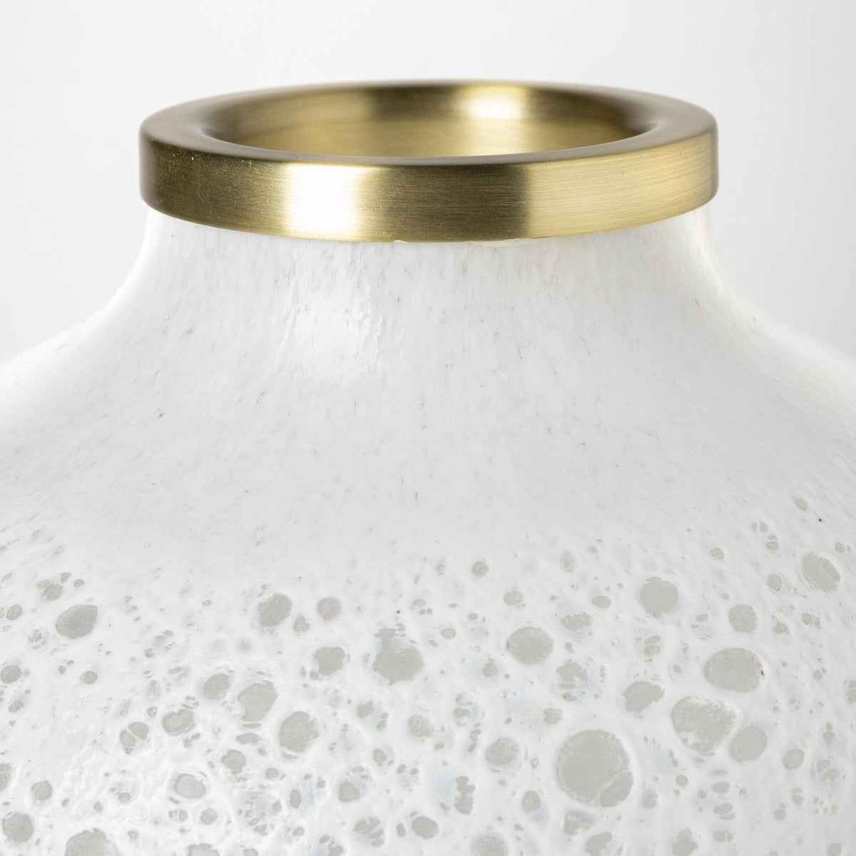 Mercana Pearl Short White Gold Rim Glass Vase