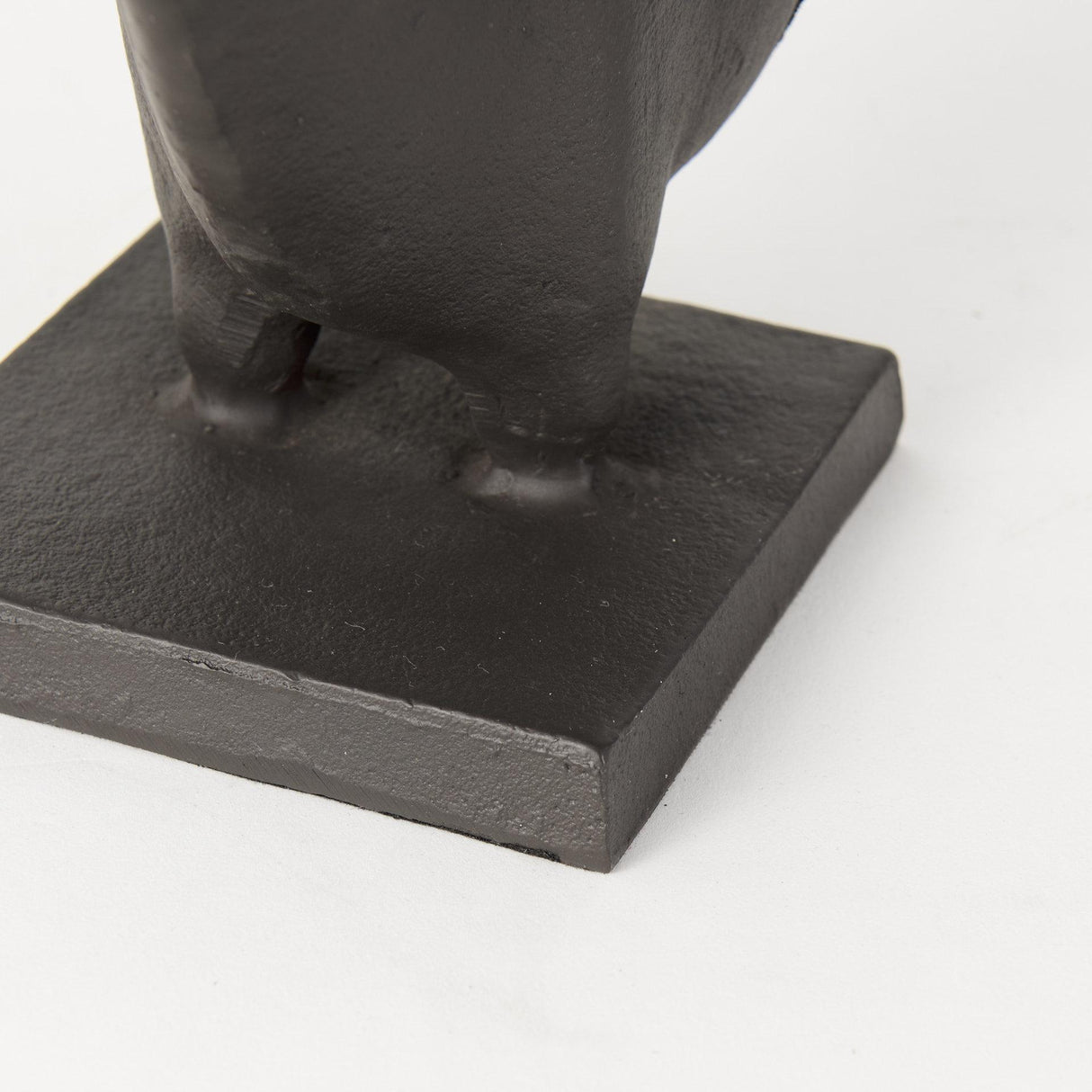 Mercana Taurus III (Set of 2) 9L x 4W Black Cast Aluminum Bull Bookends