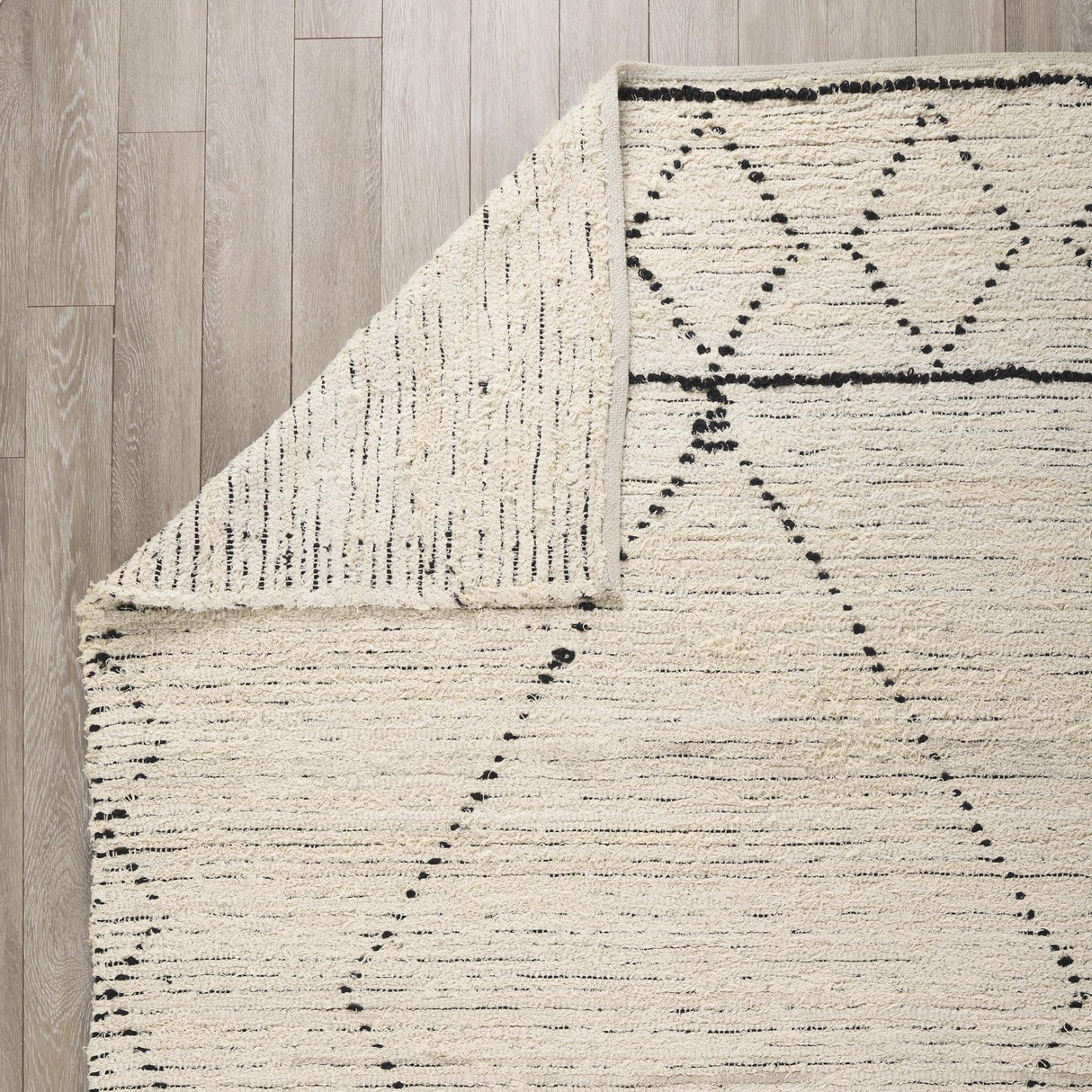 Mercana Calvert 8x10 Gray Cotton Hand Woven Diamond Patterned Rug
