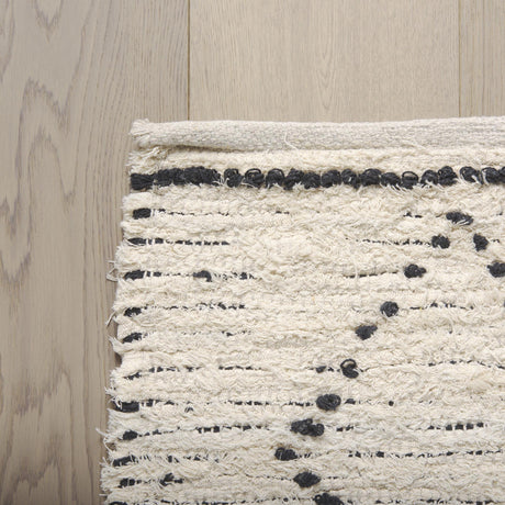 Mercana Calvert 5 x 8 Gray Cotton Hand Woven Diamond Patterned Rug