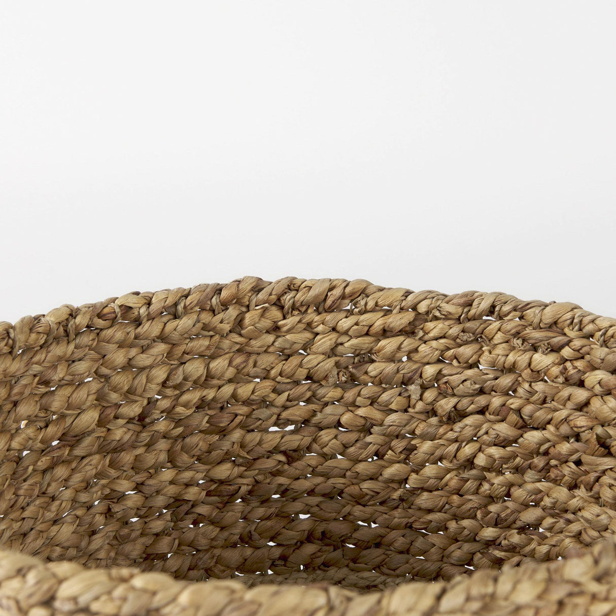 Mercana Morocco 15.7L x 15.7 (Set of 3) Brown Two Tone Water Hyacinth and Cornhusk Round Basket W/ Handles