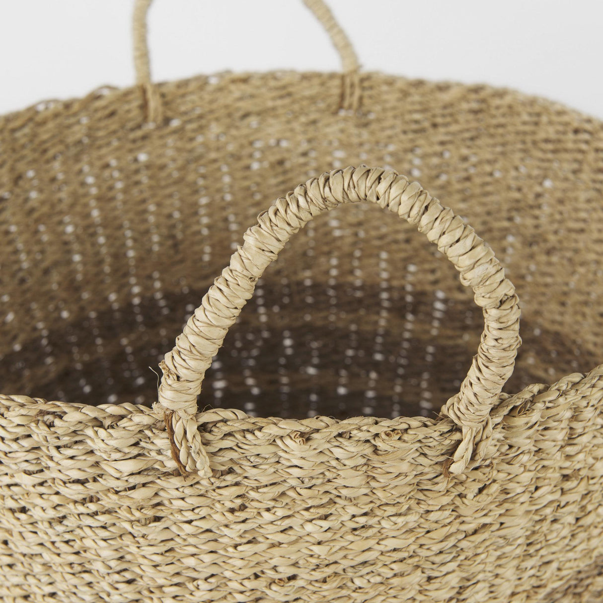 Mercana Vance 17.7L x 17.7W x 11.8H Light Brown Palm Leaf and Seagrass Round Basket W/ Handles