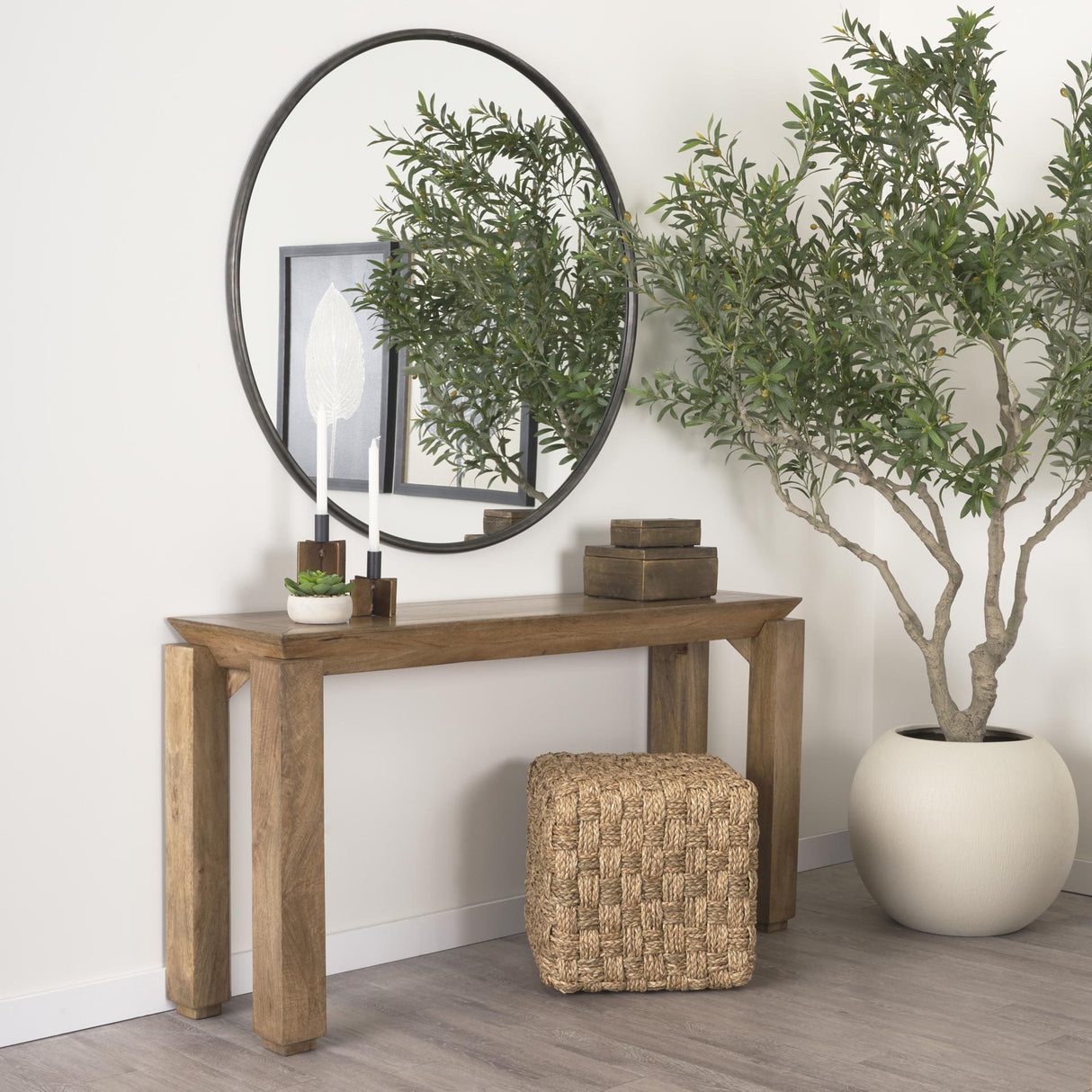 Mercana Adele 17.7L x 17.7W x 17.7H Medium Brown Seagrass Woven Square Pouf