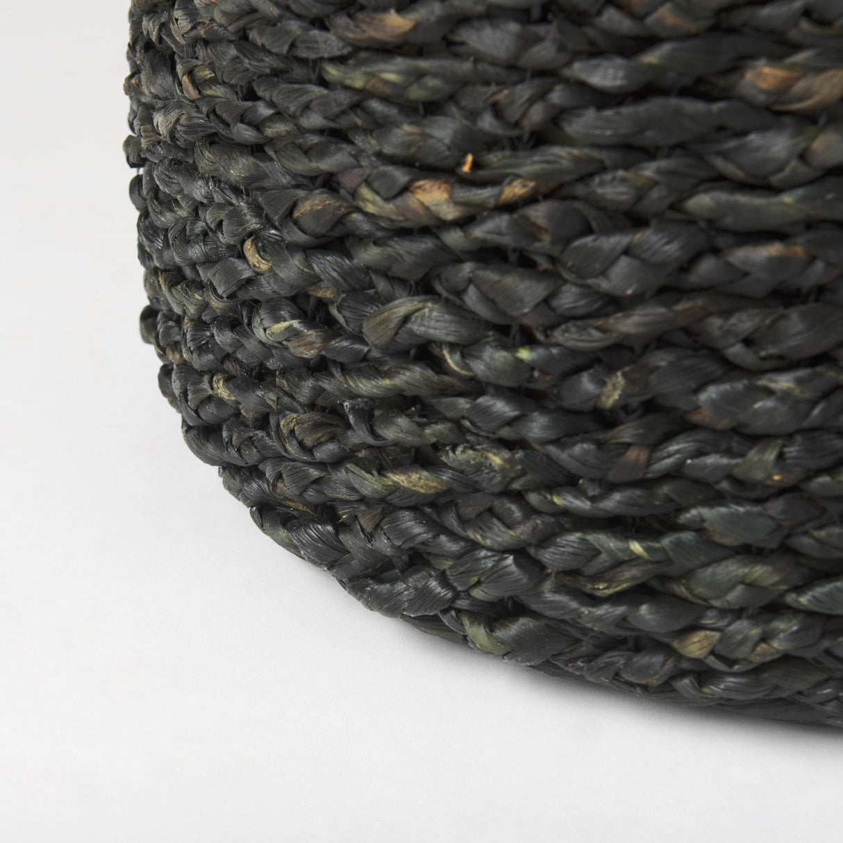 Mercana Dina 17.7L x 17.7W x 17.7H Black Cornhusk and Water Hyacinth Round Pouf