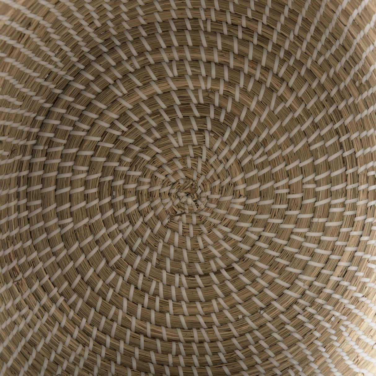 Mercana Olivia 15.7L x 15.7W x 17.3H Set of 3 Beige Seagrass Basket W/Lid and Handles