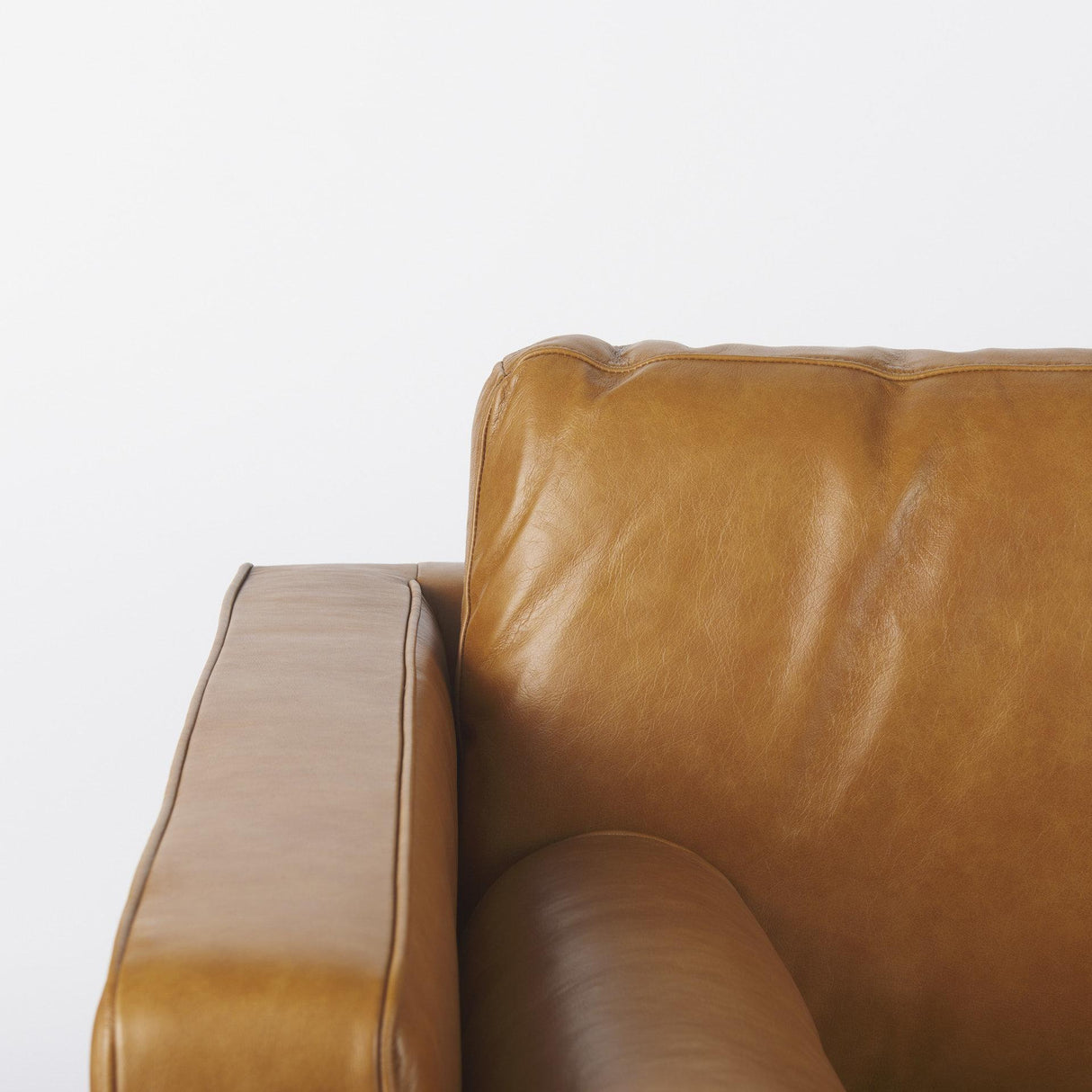 Mercana Svend 65.0L x 38.0W x 34.0H Tan Leather Love Seat Sofa