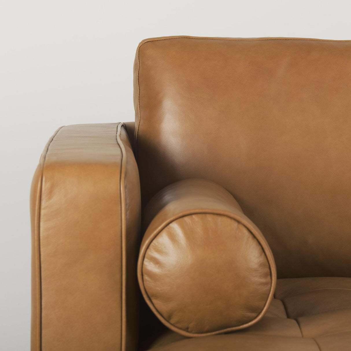 Mercana Svend 111.4L x 68.0W x 33.9H Tan Leather Left Chaise Sectional Sofa