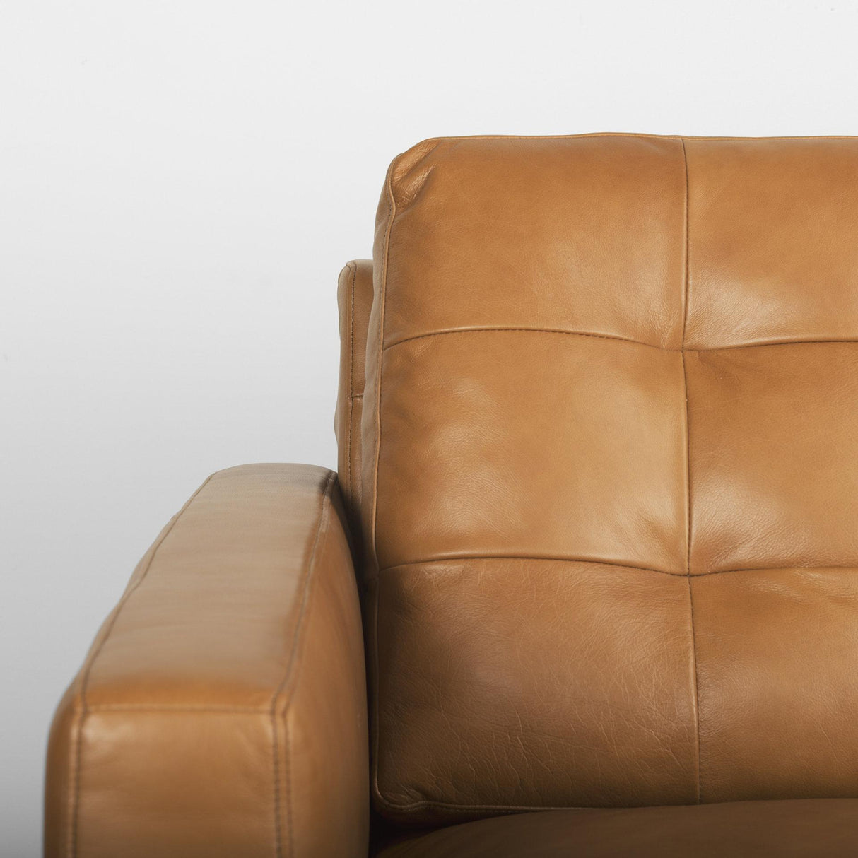 Mercana Olaf 88.2L x 37.8W x 35.0H Tan Leather Sofa