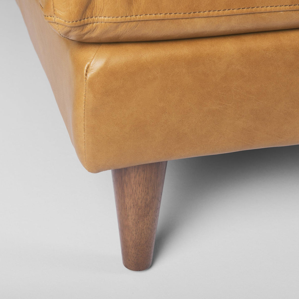 Mercana Elton 111.4L x 68.1W x 34.3H Tan Leather Right Chaise Sectional