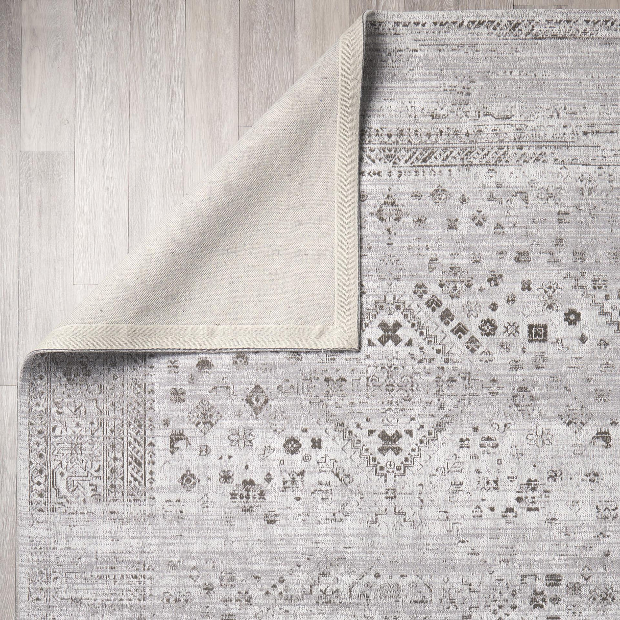 Mercana Kaiya 8 x 10 Rug