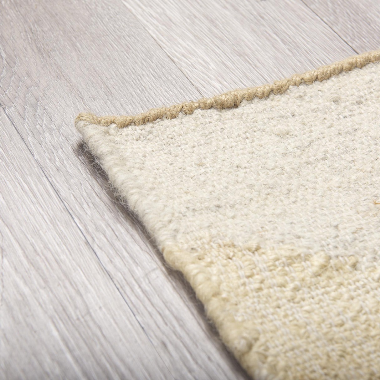 Mercana Mayson 5x8 Cream Multi-Colored Honeycomb Pattern Area Rug