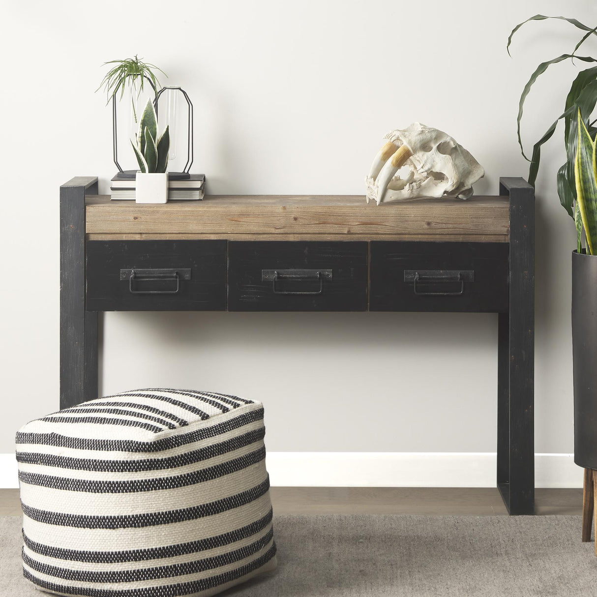 Mercana Aria 4.3L x 3.9W x 9.6H Metal and Glass Decorative Accent