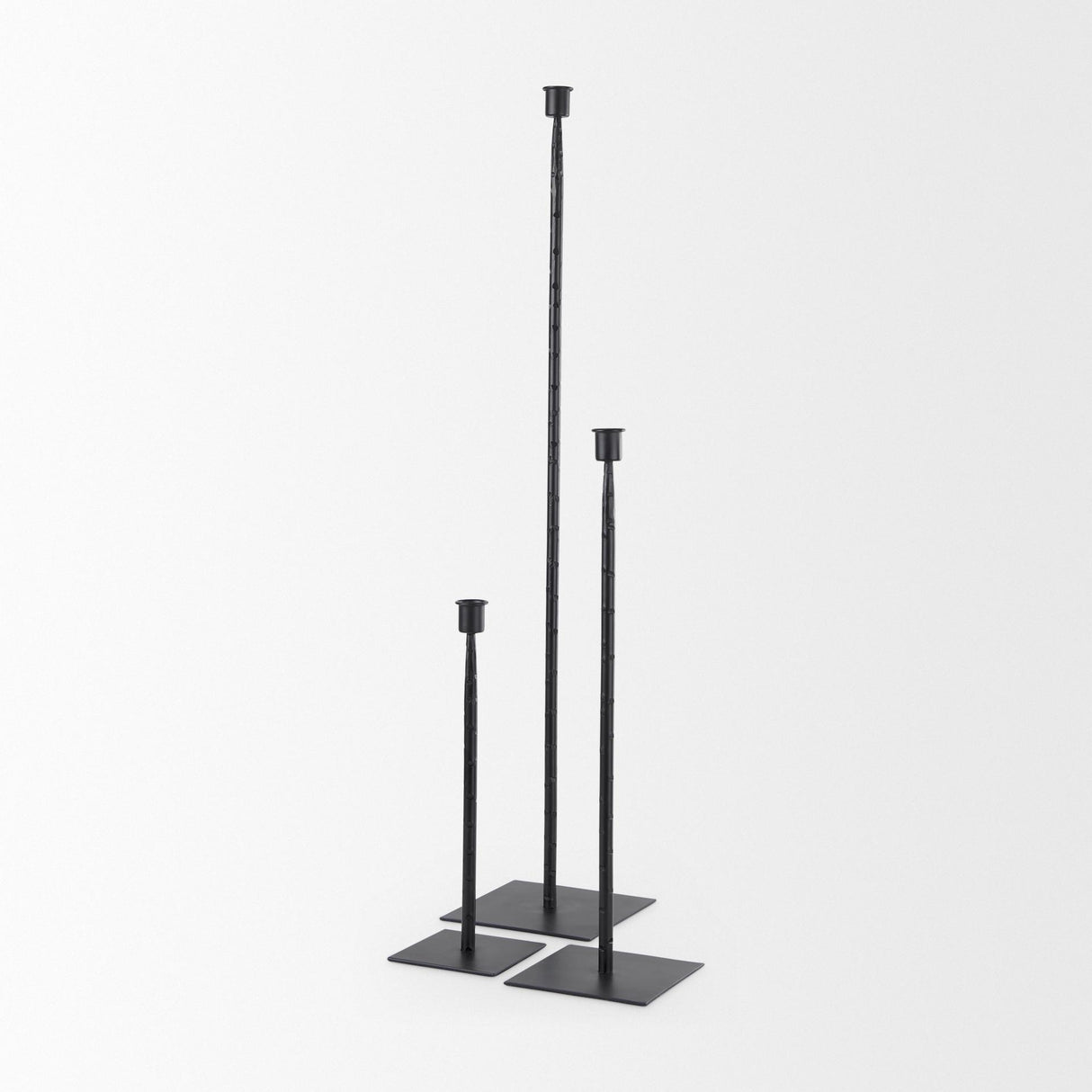 Mercana Porter 5.0L x 5.0W x 18.0H Medium Black Iron Candle Holder