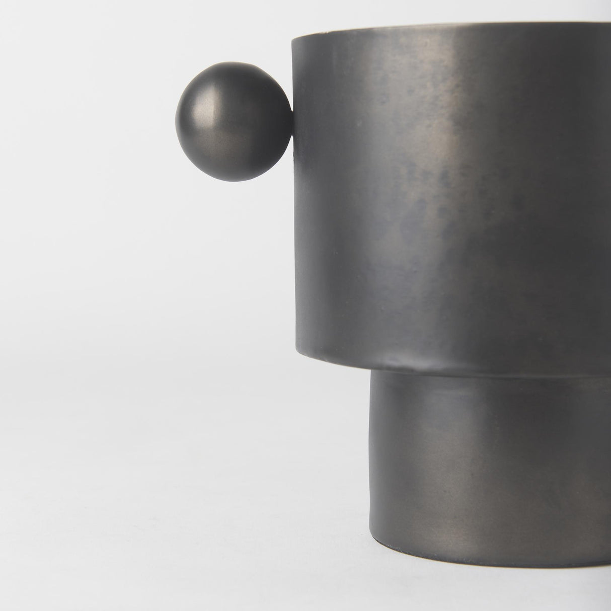 Mercana Juno 6.5H Medium Black Iron Vase