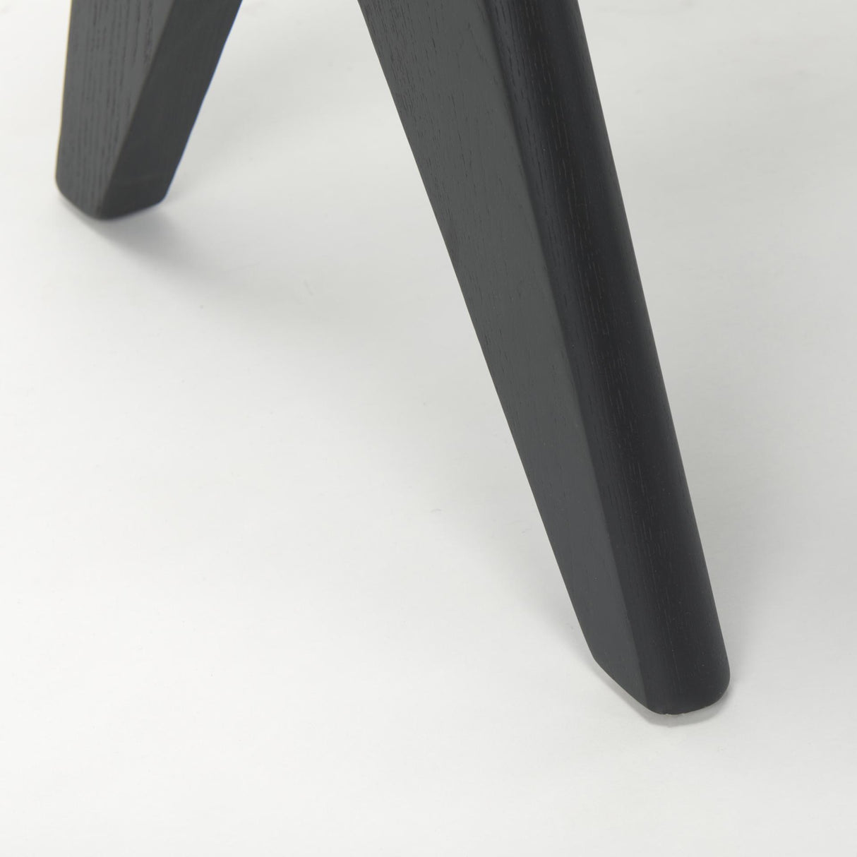 Mercana Arvin 59.1L x 17.7W x 18.1H Black Wooden Bench