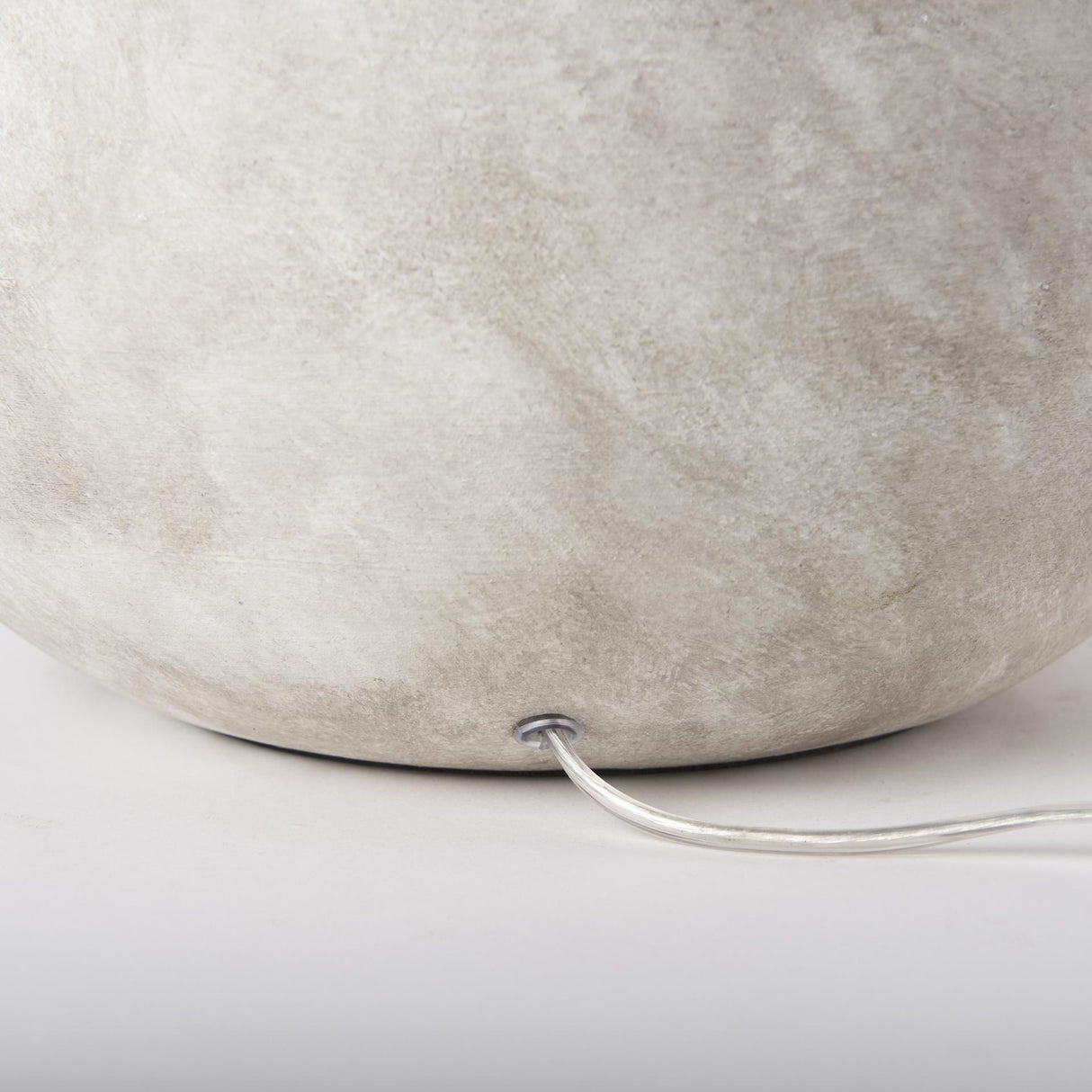 Mercana Mehdi Cream Ceramic Table Lamp