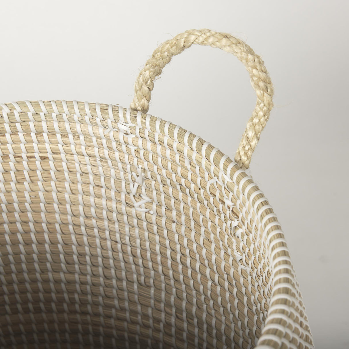 Mercana Kairi Set of 2 Seagrass Floor Baskets w/ Lids and Handles