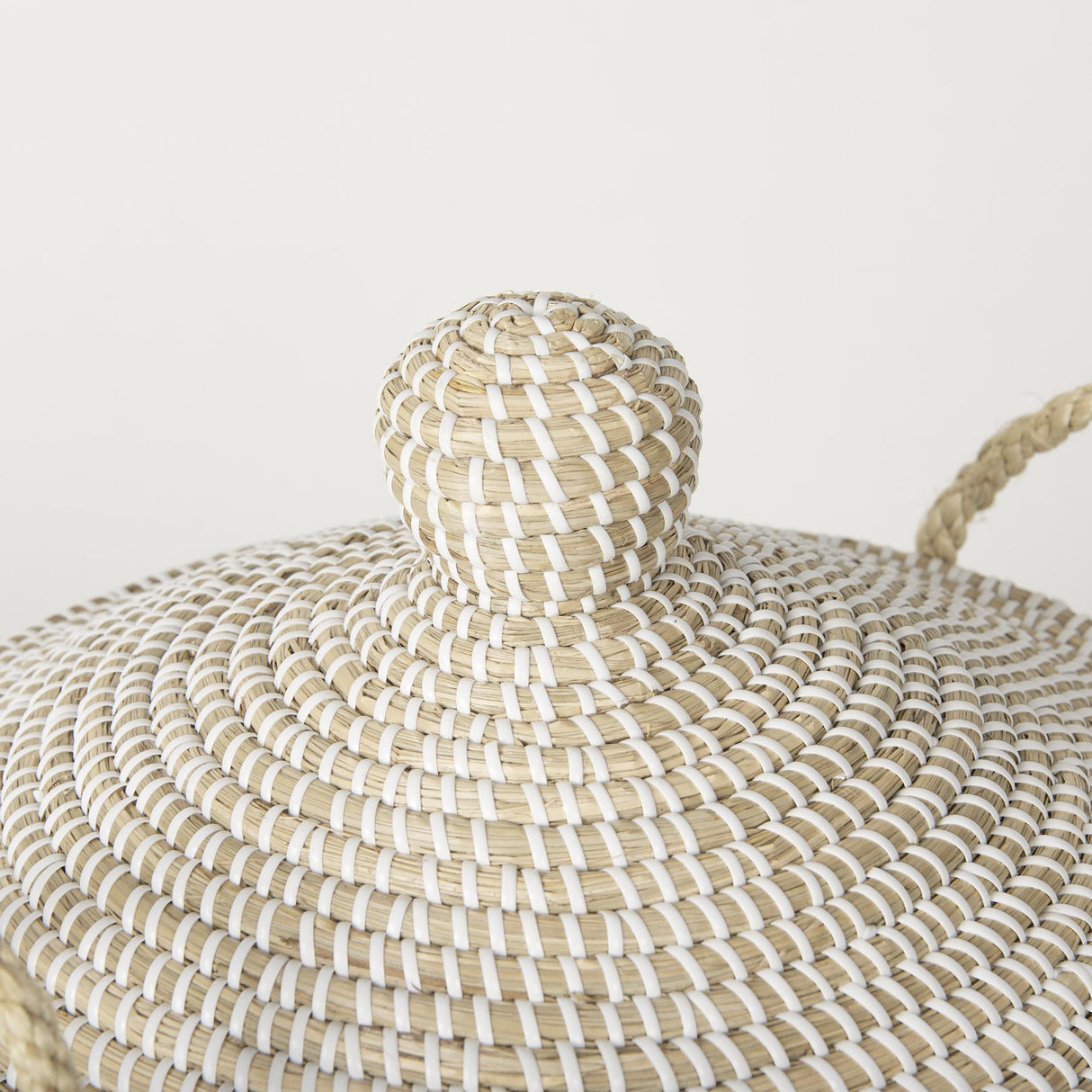 Mercana Kairi Set of 2 Seagrass Floor Baskets w/ Lids and Handles