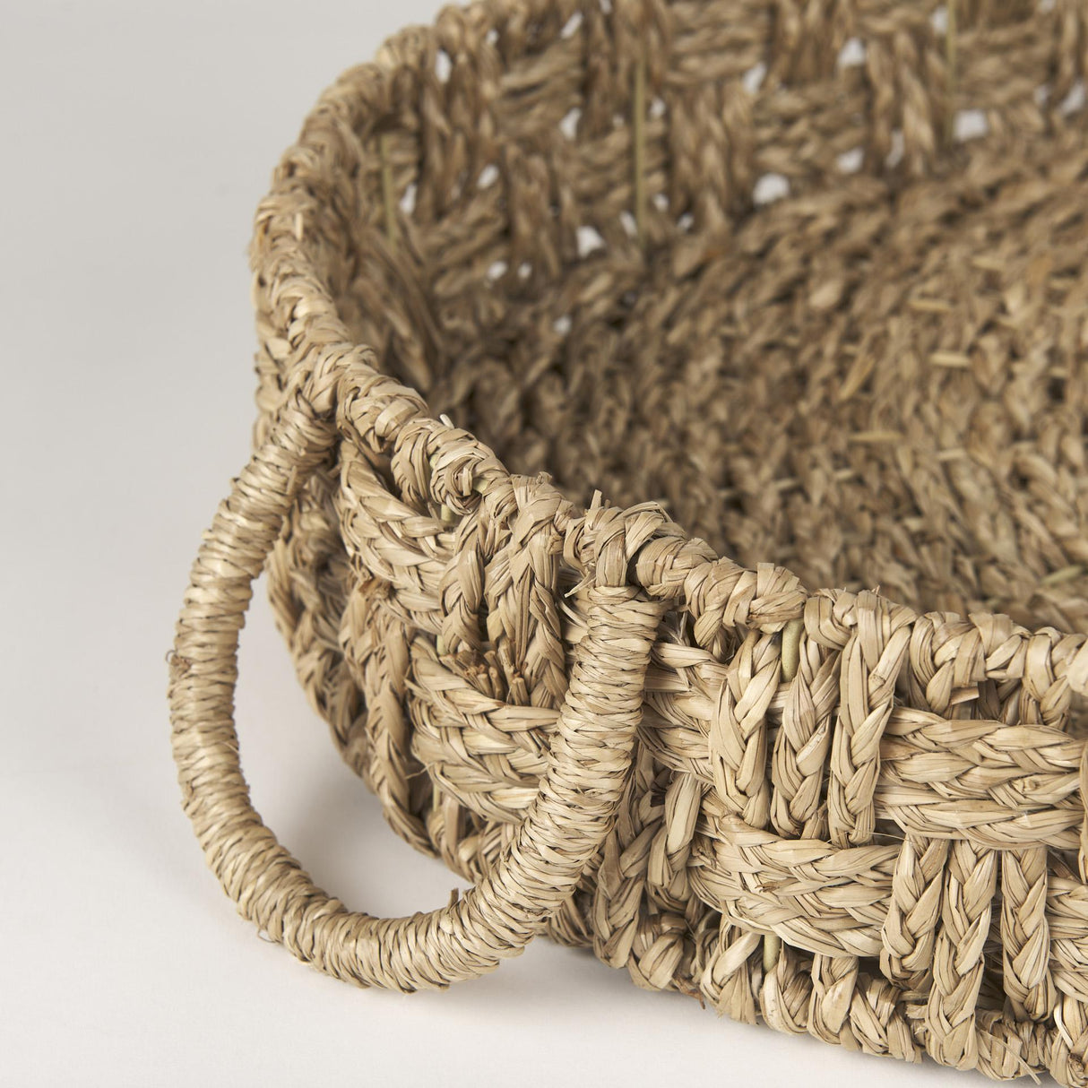 Mercana Haini Set of 2 Large Basketweave Seagrass Trays w/ Loop Handles