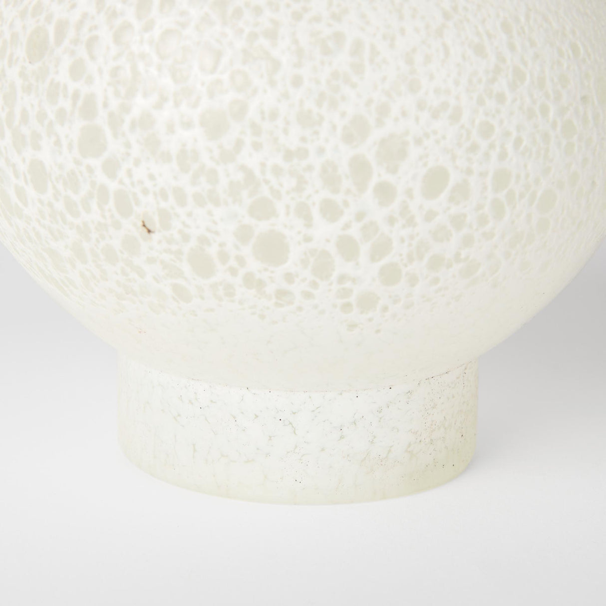 Mercana Heket Short White Glass Vase