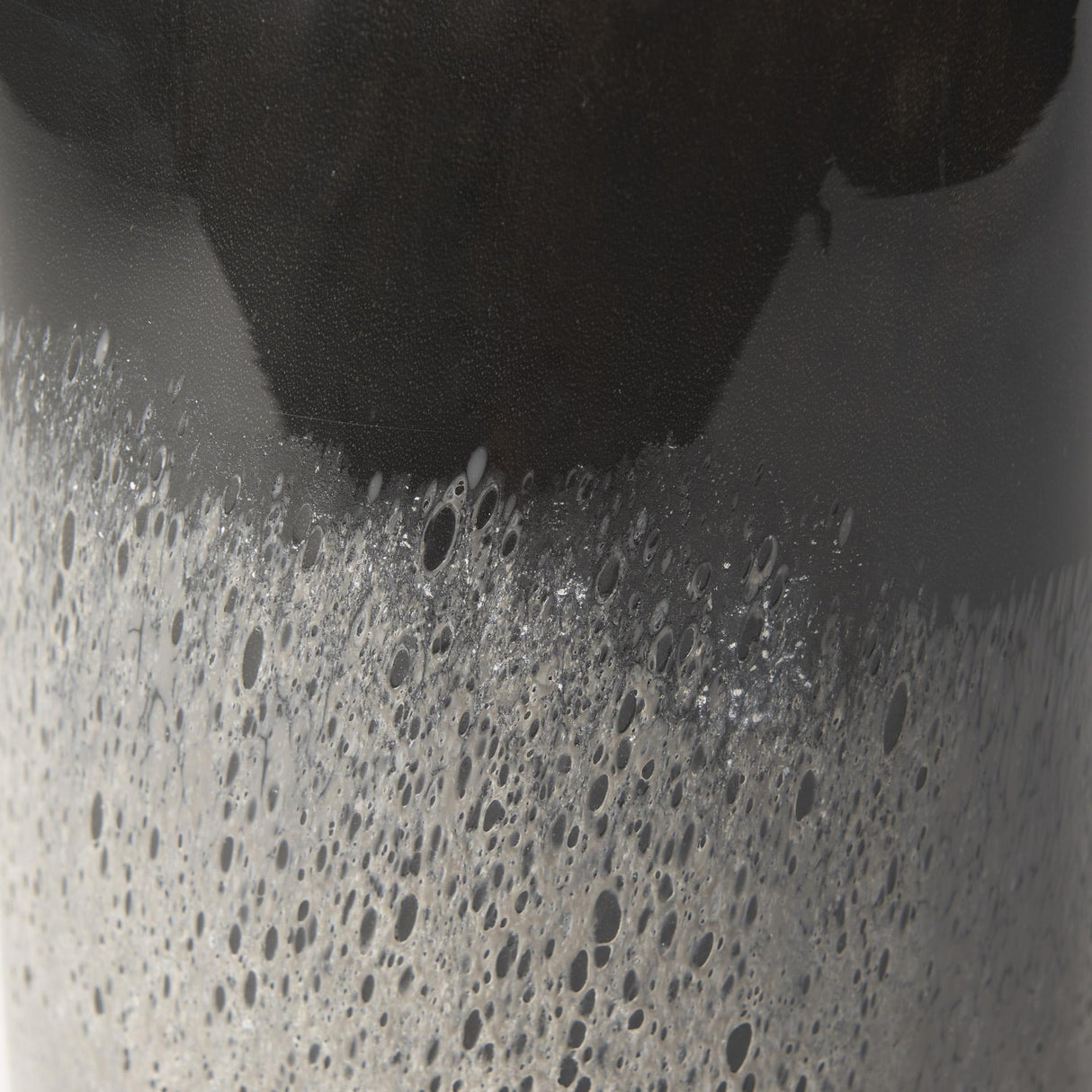 Mercana Emu Short Black w/ Gray Vase