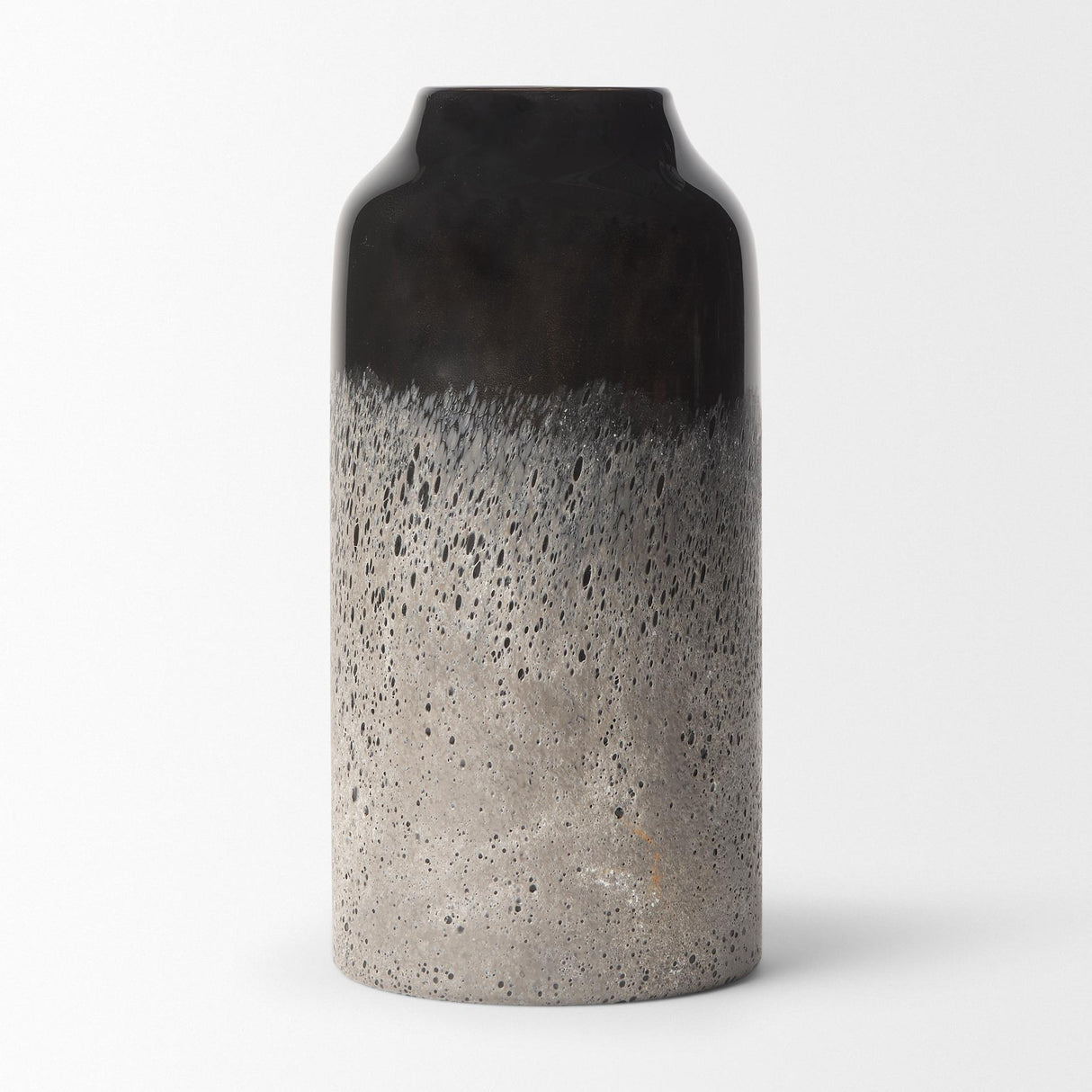 Mercana Emu Short Black w/ Gray Vase