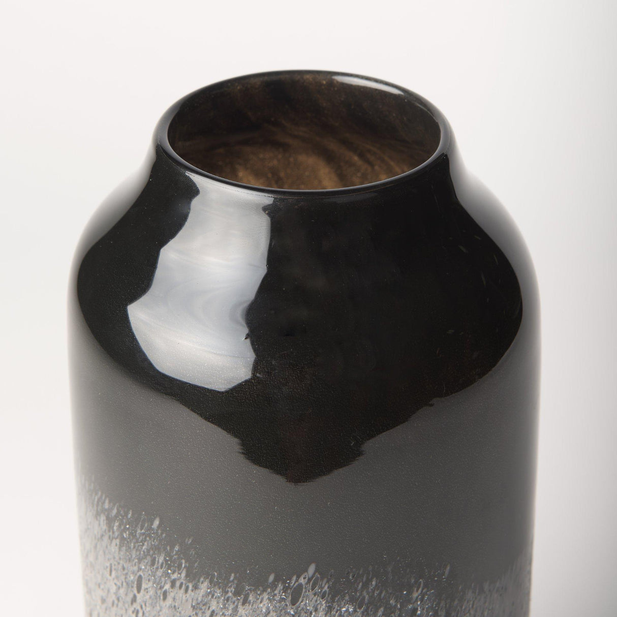 Mercana Emu Short Black w/ Gray Vase