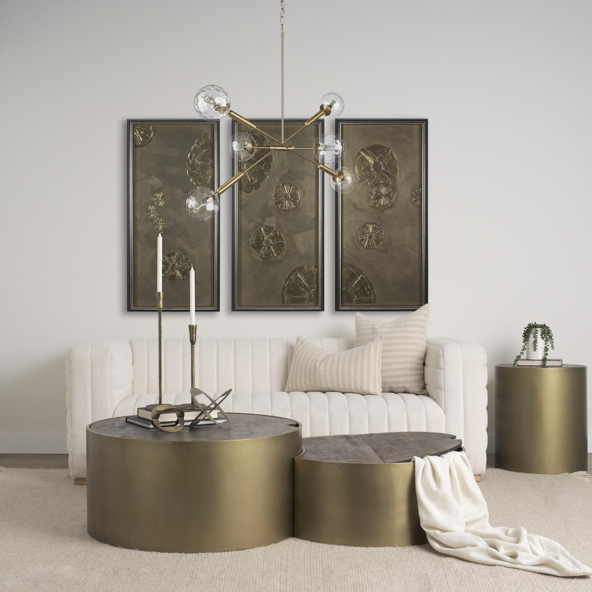 Mercana Britton Gold Metal w/ Clear Glass Globes 6-Light Chandelier