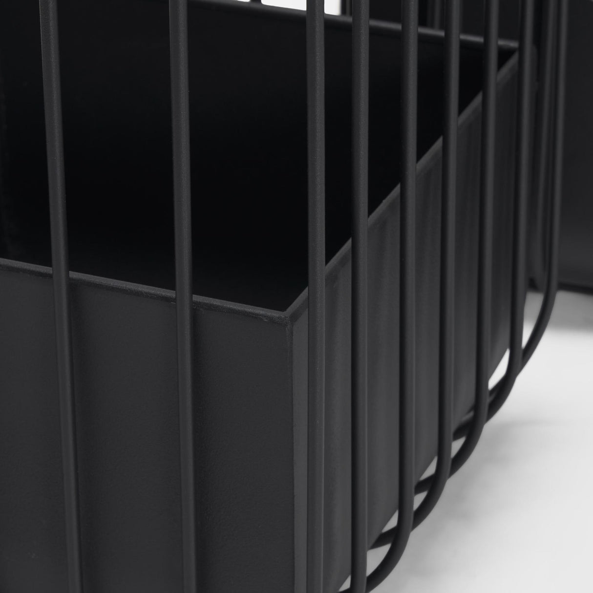 Mercana Verna Matte Black Wire Cage Metal Planters (Set of 2)