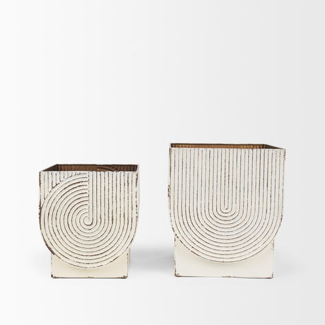 Mercana Medina Off White w/ Gold Antiquing Metal Planters (Set of 2)