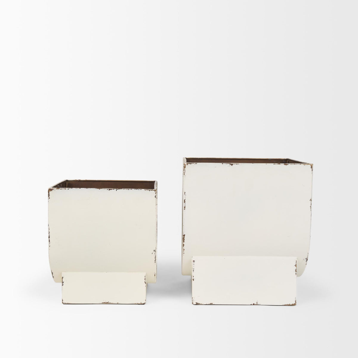 Mercana Medina Off White w/ Gold Antiquing Metal Planters (Set of 2)