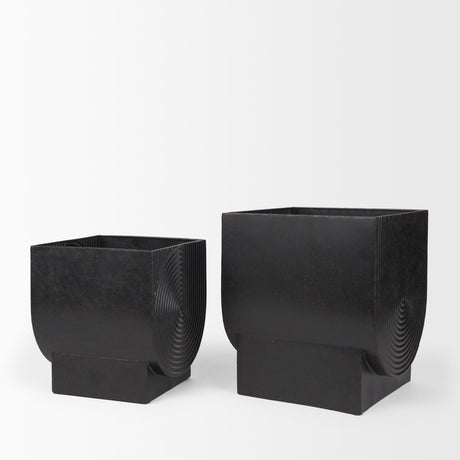 Mercana Medina Antiqued Black Metal Planters (Set of 2)