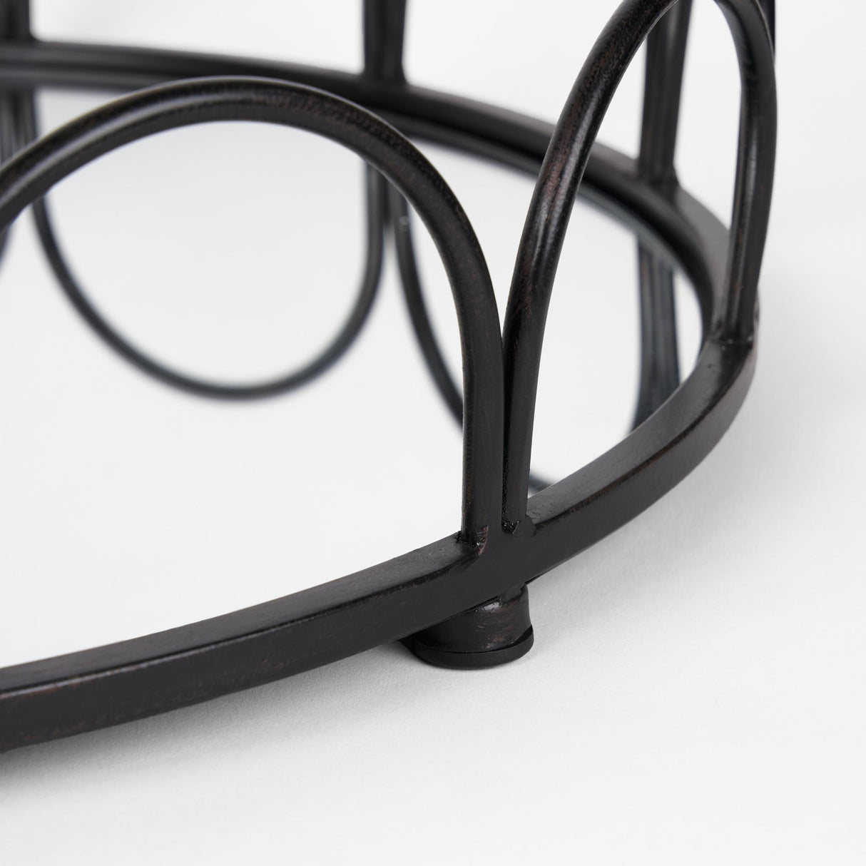 Mercana Lenore Round Metal/Mirror Tray Black (Set of 2)