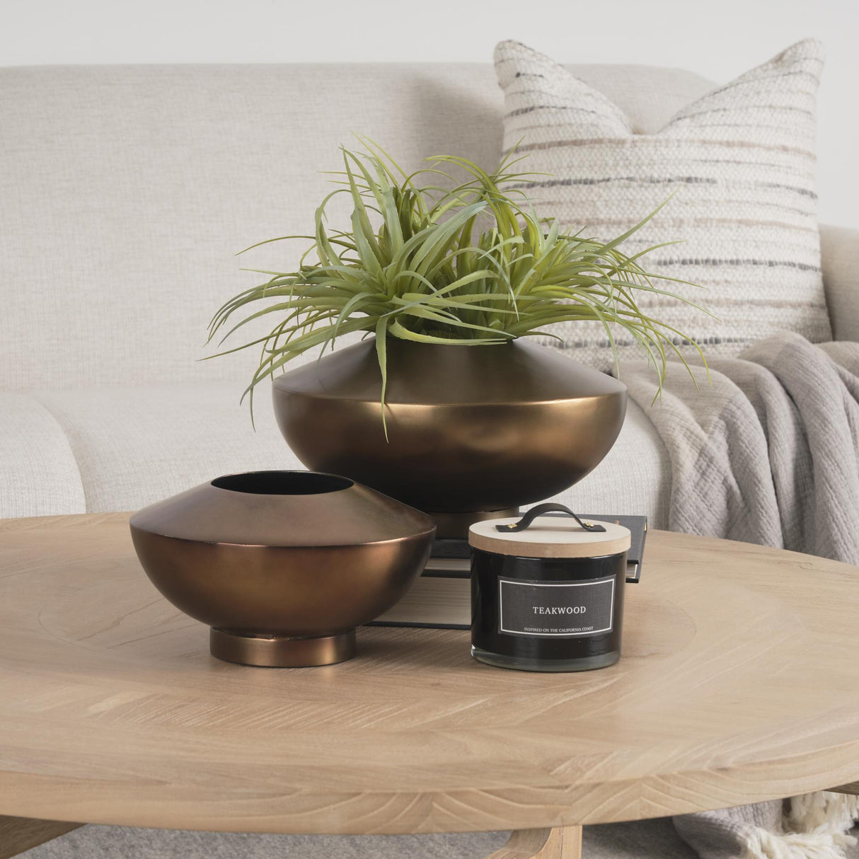 Mercana Quiana Large Gold Metal Vase