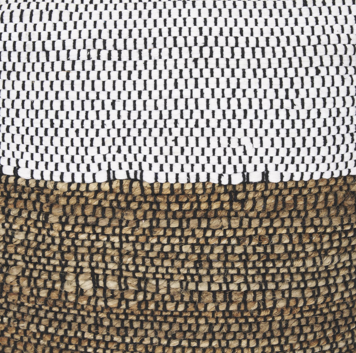 Mercana Samiya Jute w/ White Cotton Pouf