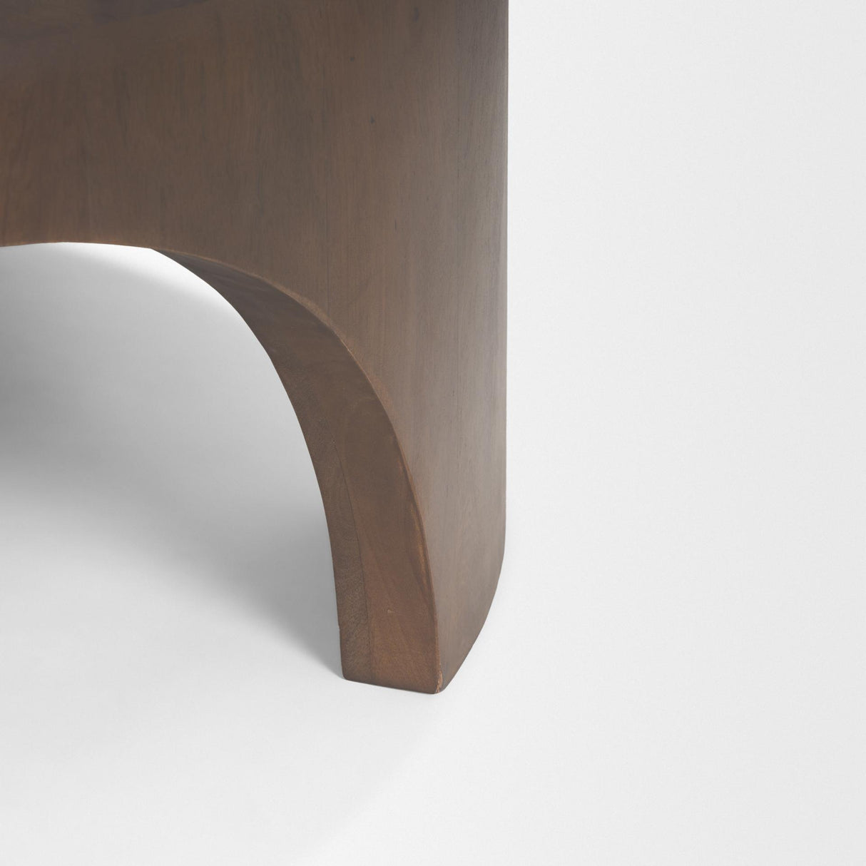 Mercana Shima Round Dark Brown Wood W/Arched Legs Coffee Table