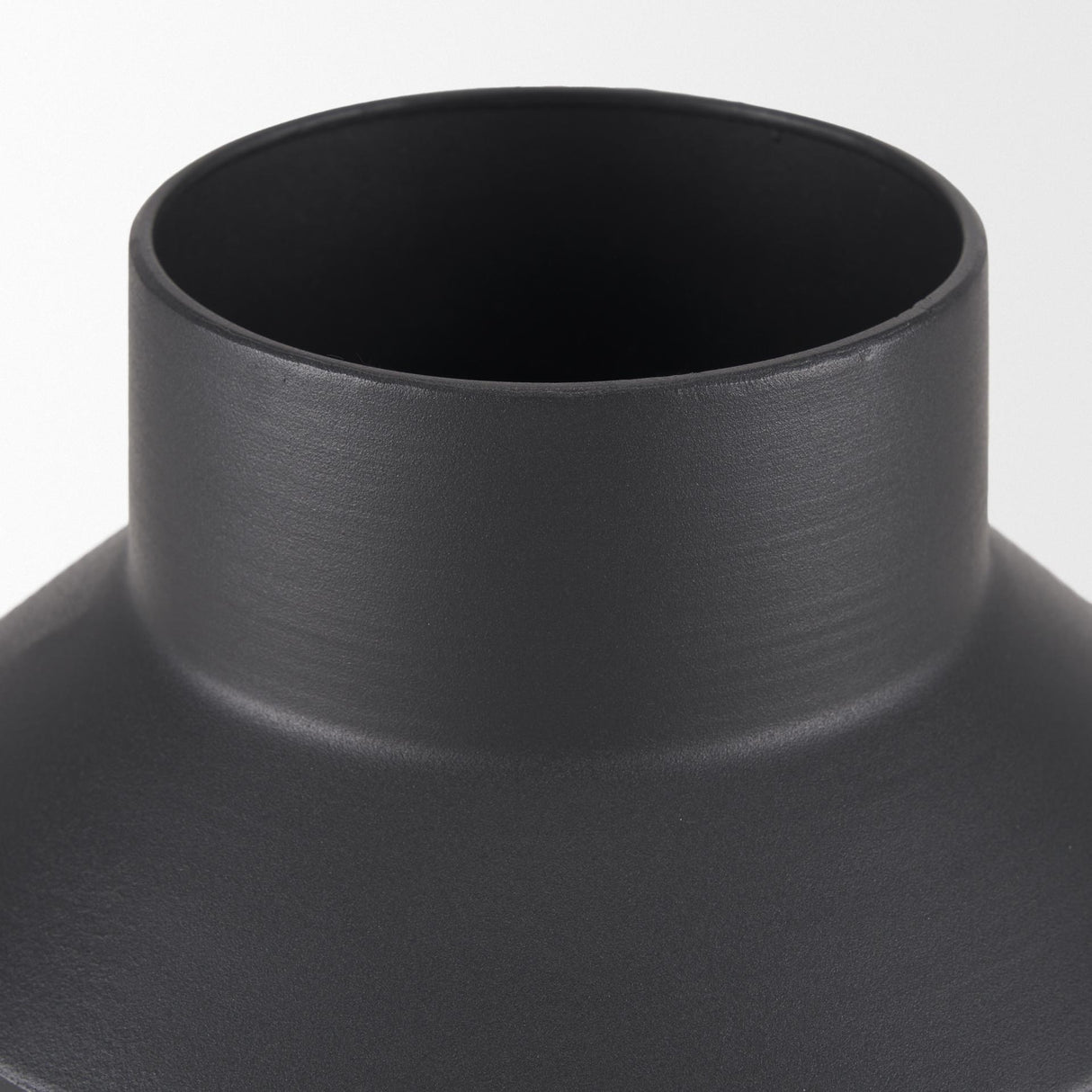 Mercana Tosca Medium Matte Black Metal Vase