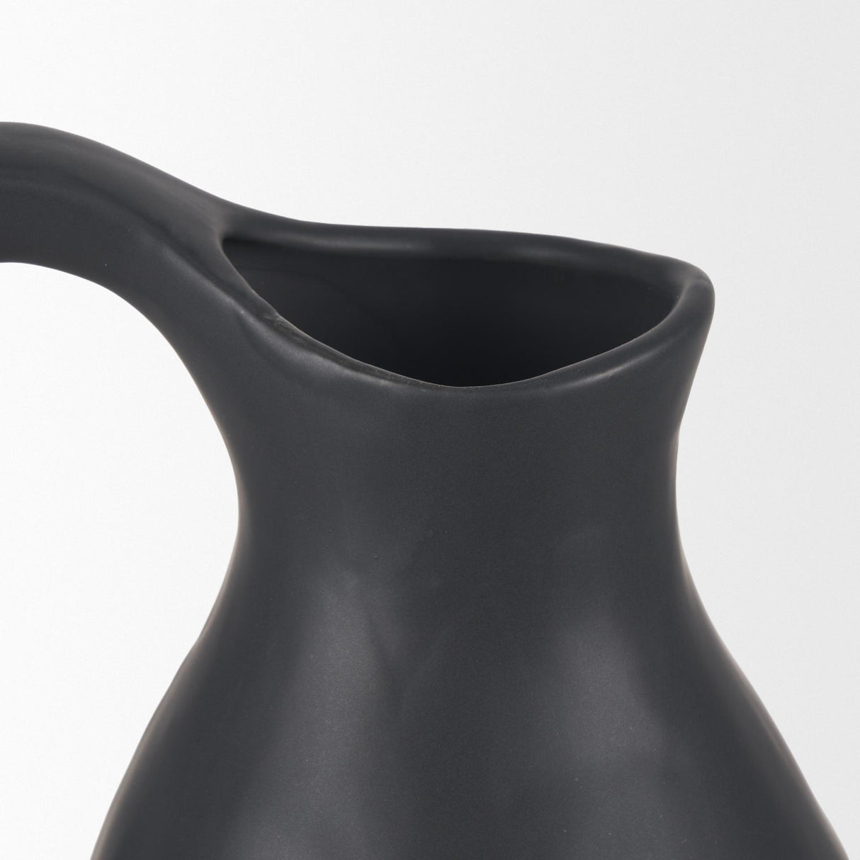 Mercana Valora Matte Black Ceramic Jug