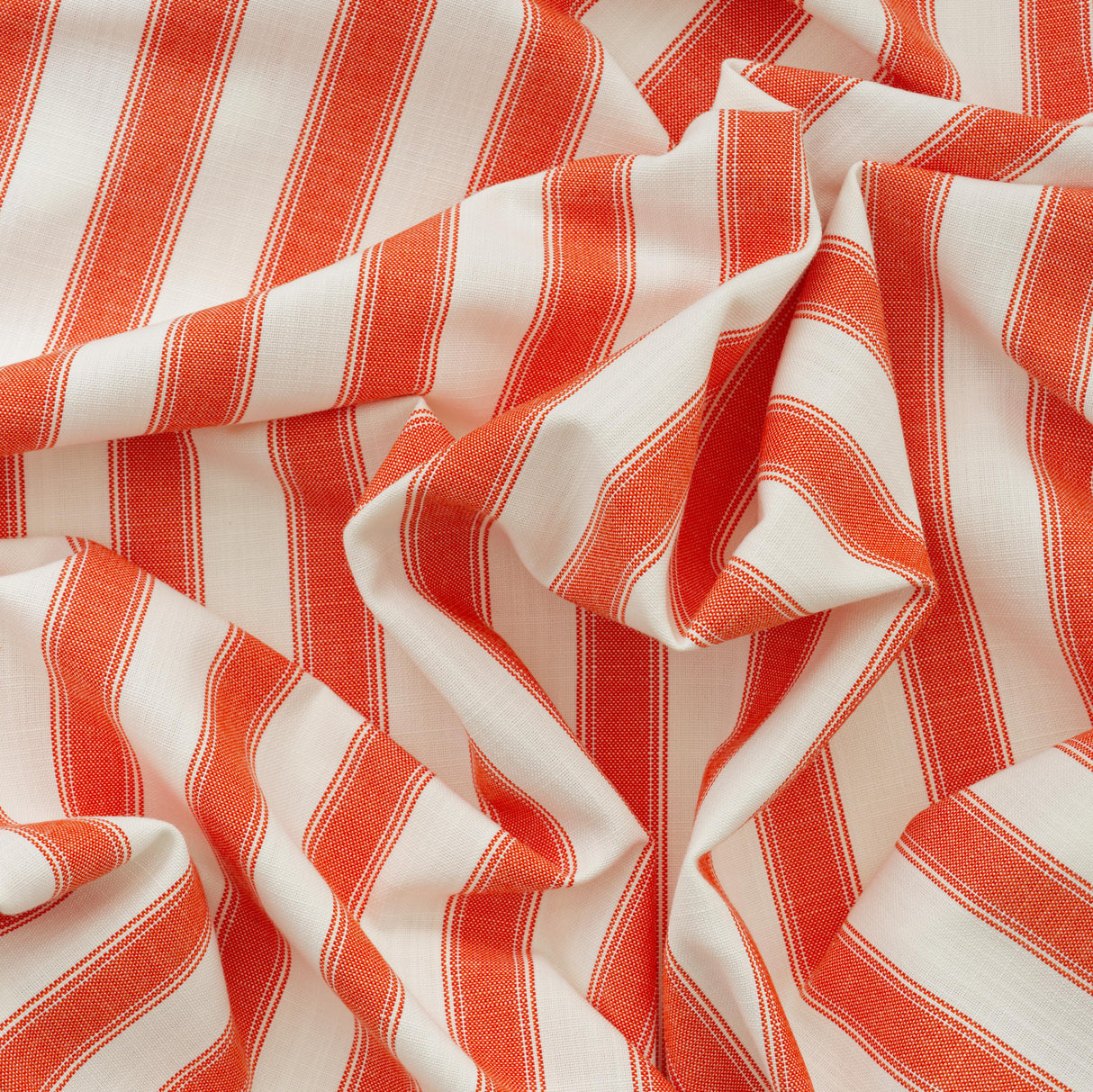 Andrew Martin TOTE SPRITZ Upholstery Fabric