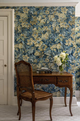 Lee Jofa HARPER PAPER INDIGO Wallpaper