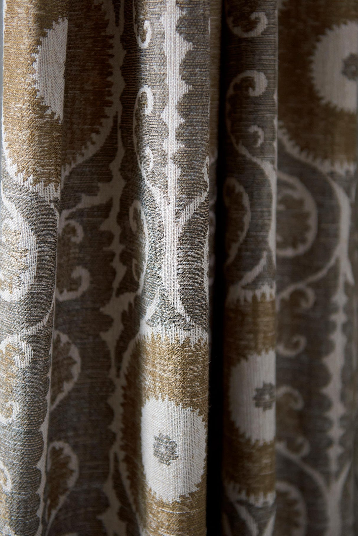 Gaston Y Daniela DEDALO TABACO Upholstery Fabric