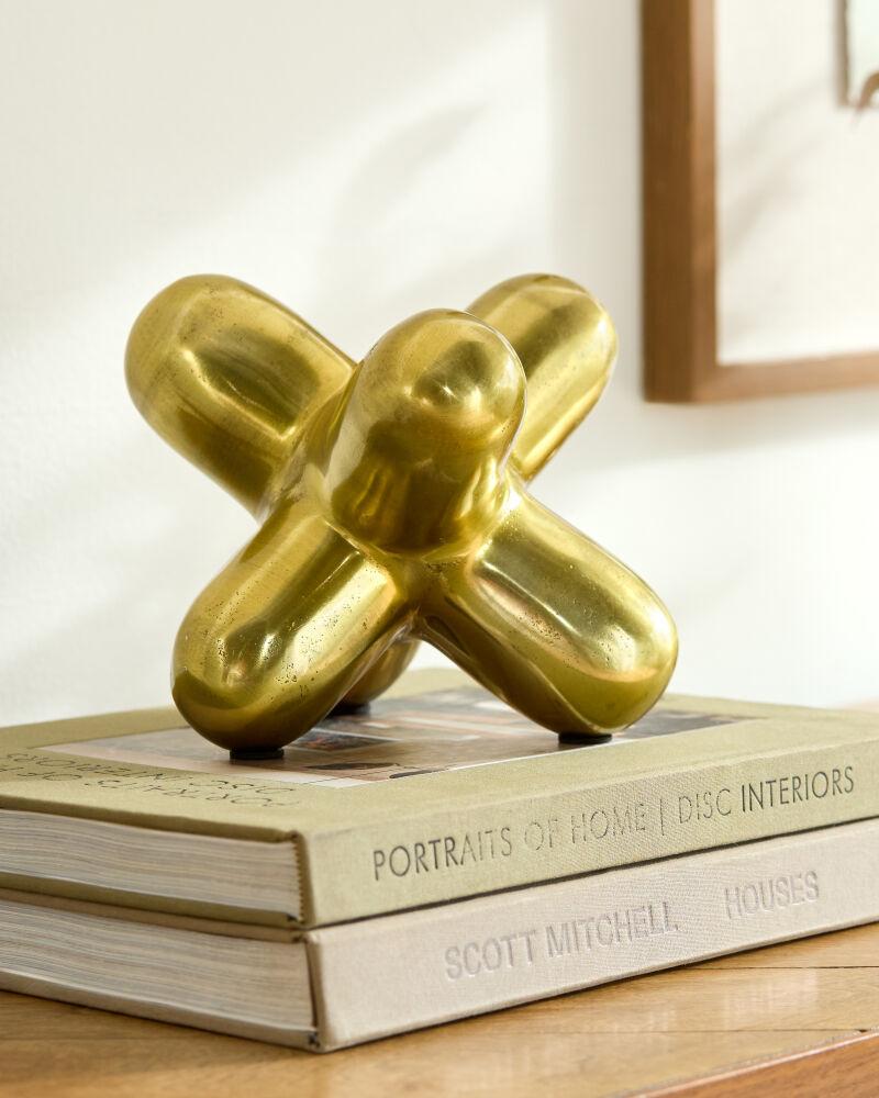 Surya Caitlin CAIT-002 7"H x 7"W x 7"D Decorative Sculpture
