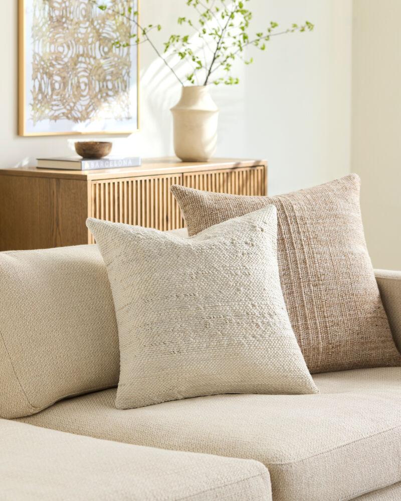 Livabliss Chandler GACH-002 22"L x 22"W Pillow